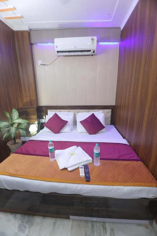 Taj Angel Homestay & Dormitories Tajganj